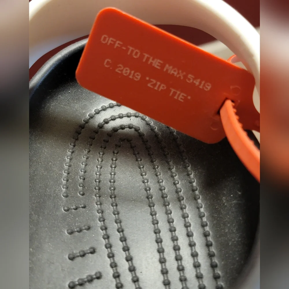 Off white Crocs - Picture 7 of 8